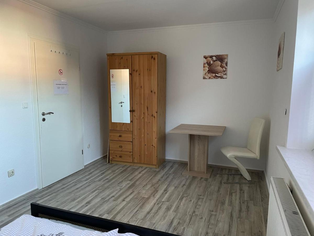 Schoene Zentrale Zimmer In Wilhelmshaven Apartment Ngoại thất bức ảnh